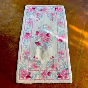 🌸💐Floral accent rug